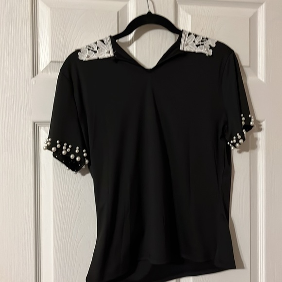 Cute Top - Picture 2 of 2